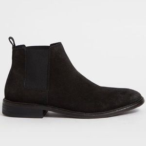 BLACK CHELSEA BOOTS